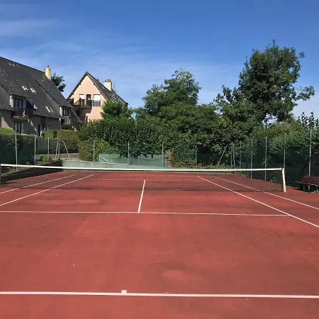 Le Manoir Du Mont Canisy Piscine & Tennis Daire