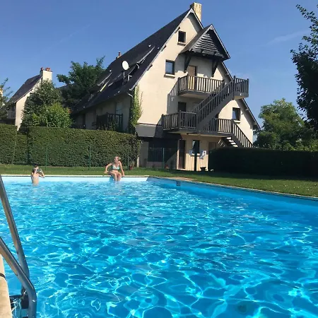 Апартаменты Le Manoir Du Mont Canisy Piscine & Tennis *